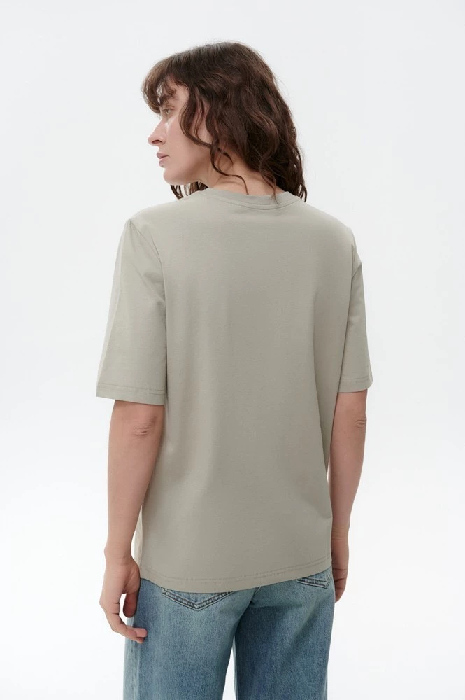 Футболка базовая с удлиненным рукавом