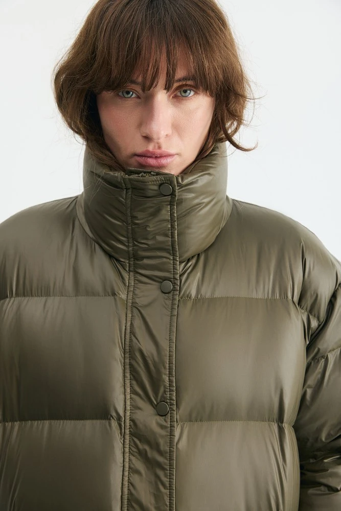 Пуховик укороченный с воротником-стойкой