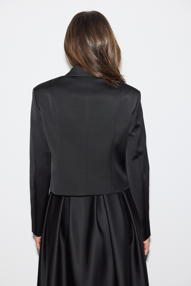 Жакет укороченный из костюмного атласа