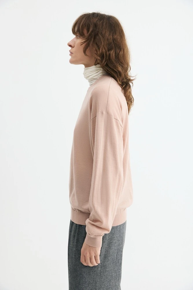 Джемпер тонкий из шерсти