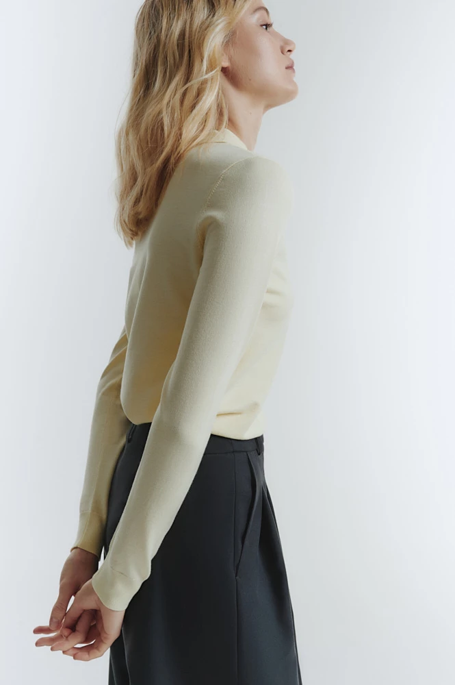 Джемпер-поло тонкой вязки