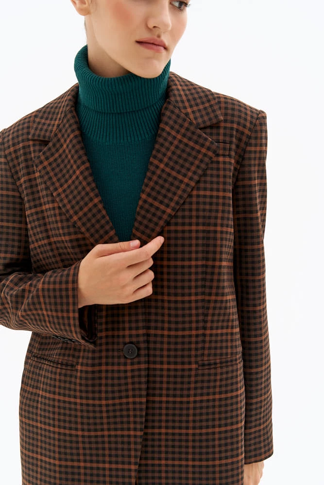 Жакет однобортный прямого силуэта