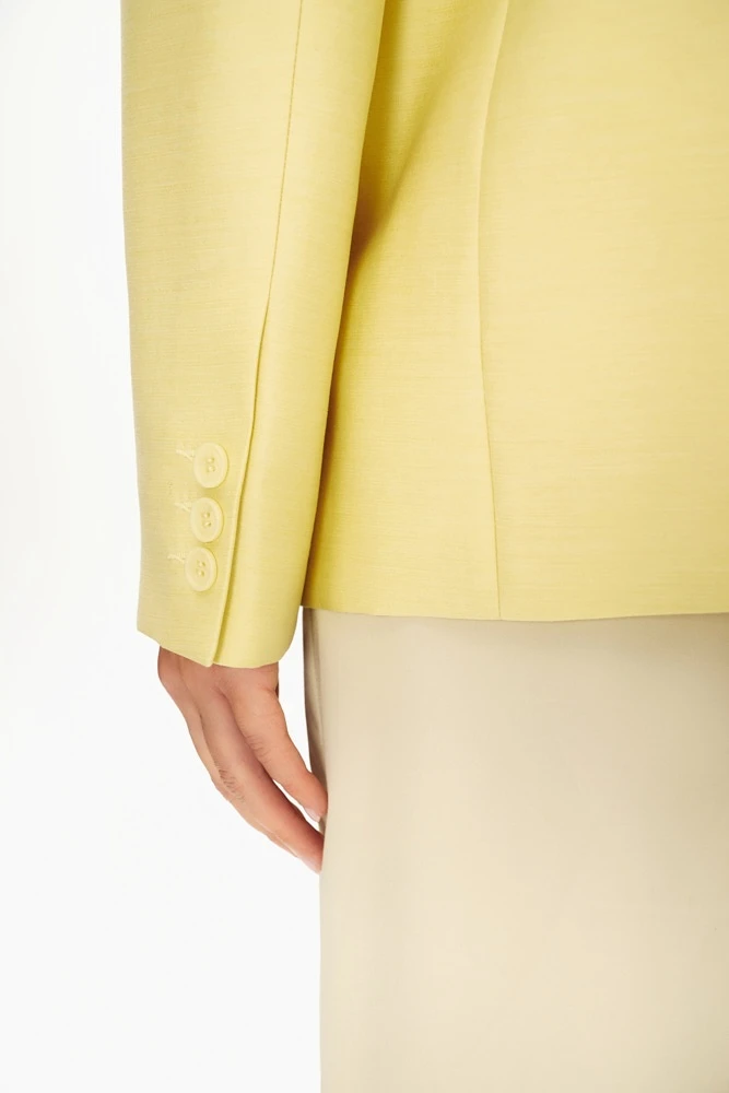 Жакет однобортный с акцентным воротником