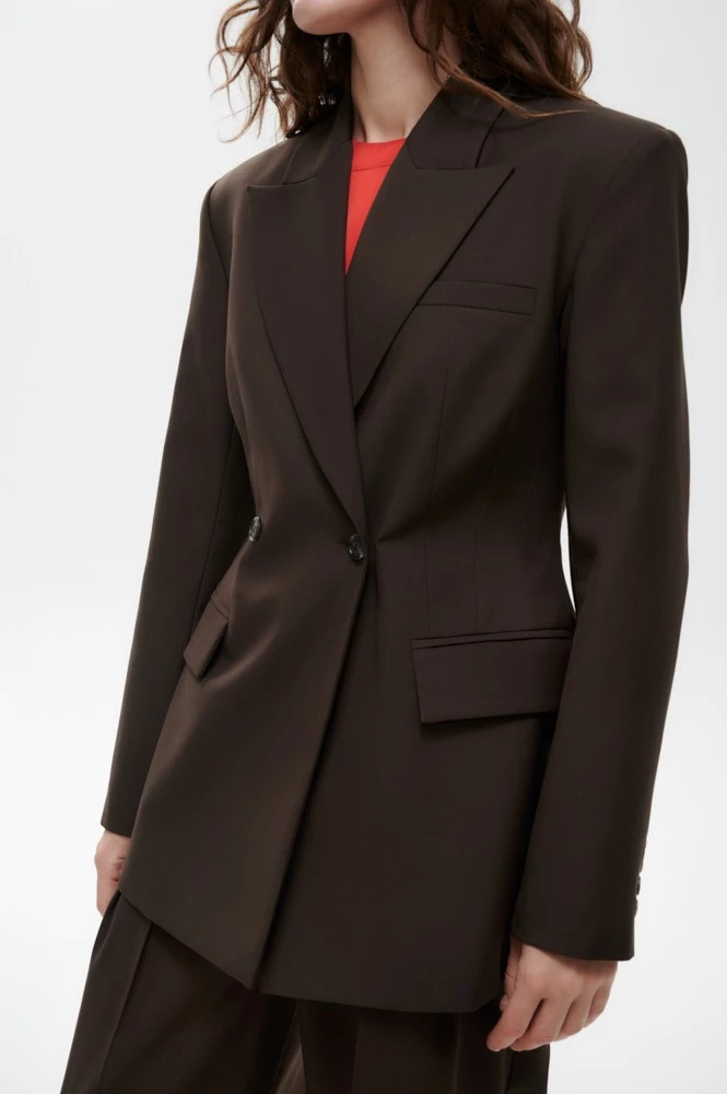 Жакет двубортный приталенный