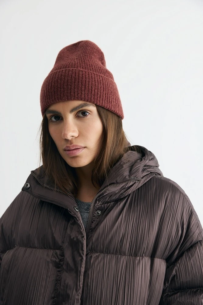 Шапка с отворотом из шерсти с альпака