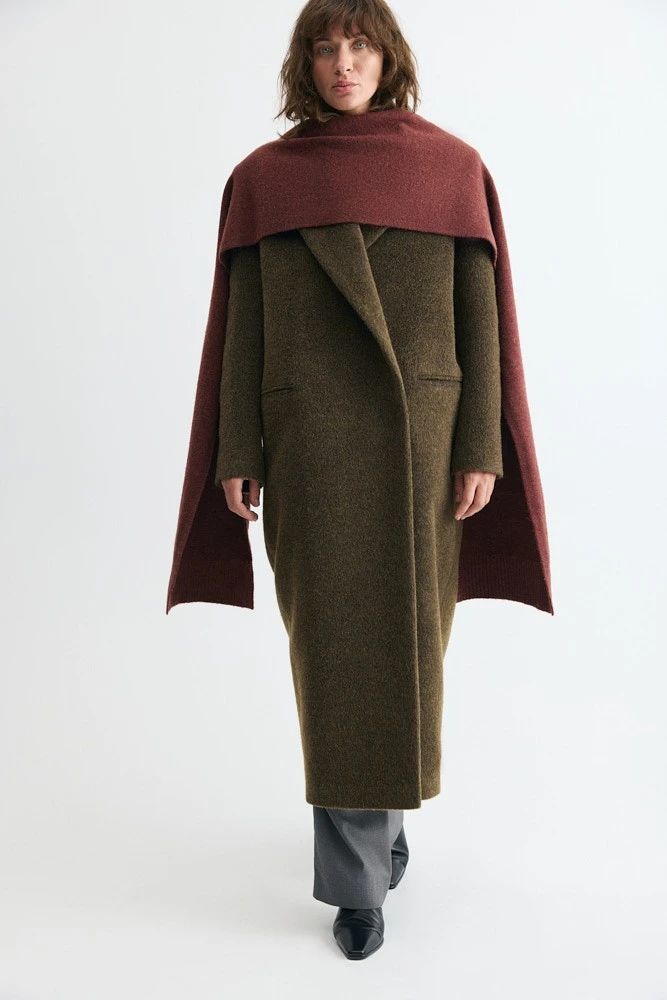 Пальто в минималистичном стиле с шерстью альпака