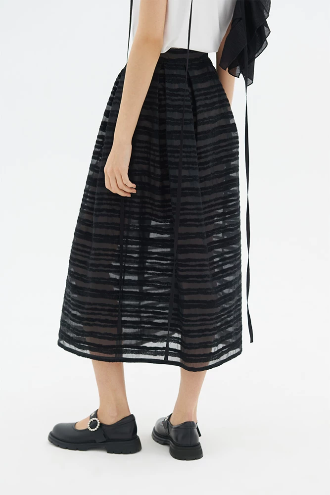 Юбка миди с встречными складками