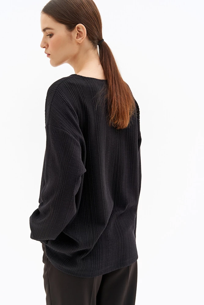 Свитшот с вырезом на плече