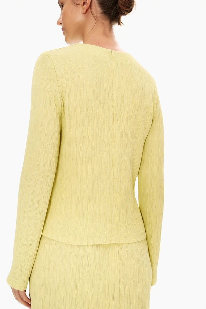 Лонгслив из фактурной ткани