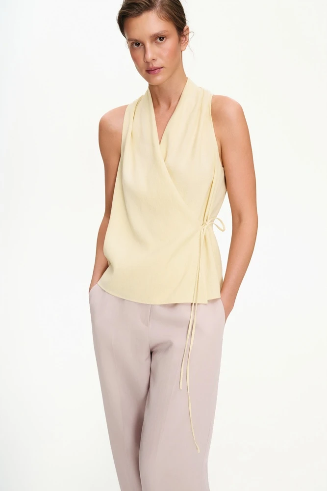 Топ на запахе изо льна