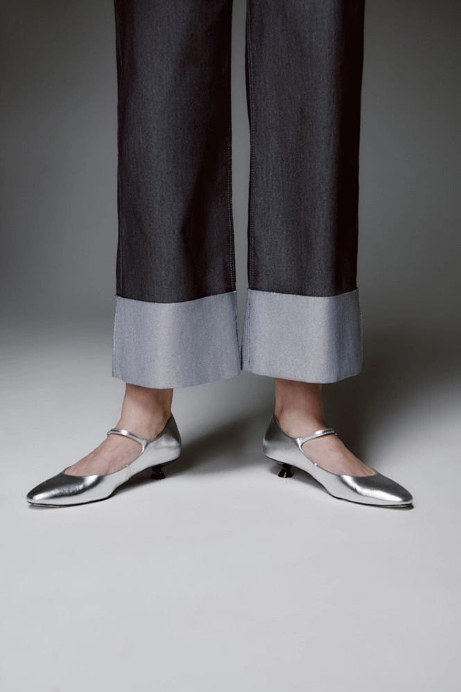 Джинсы с подворотами из денима с металлизированной нитью