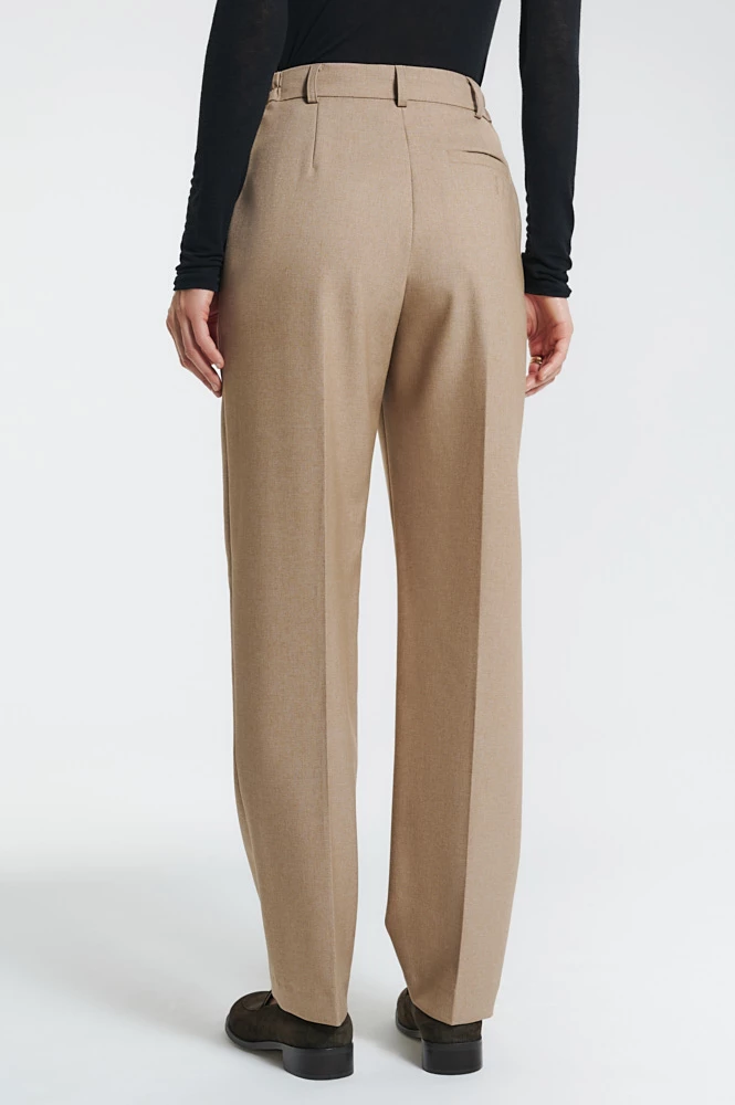 Брюки зауженные со стрелками