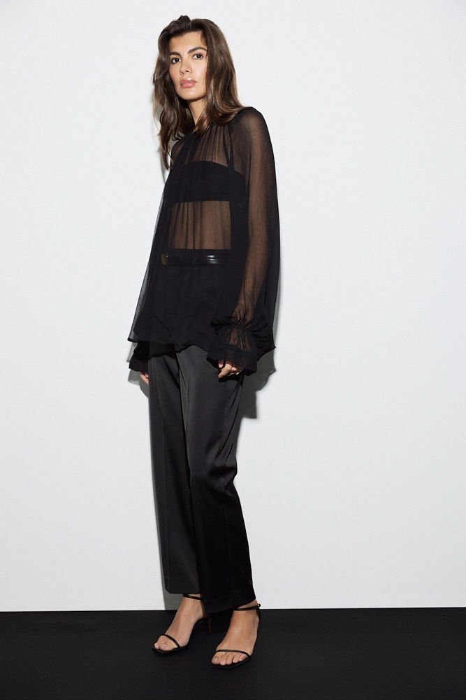 Блуза полупрозрачная с объемными рукавами