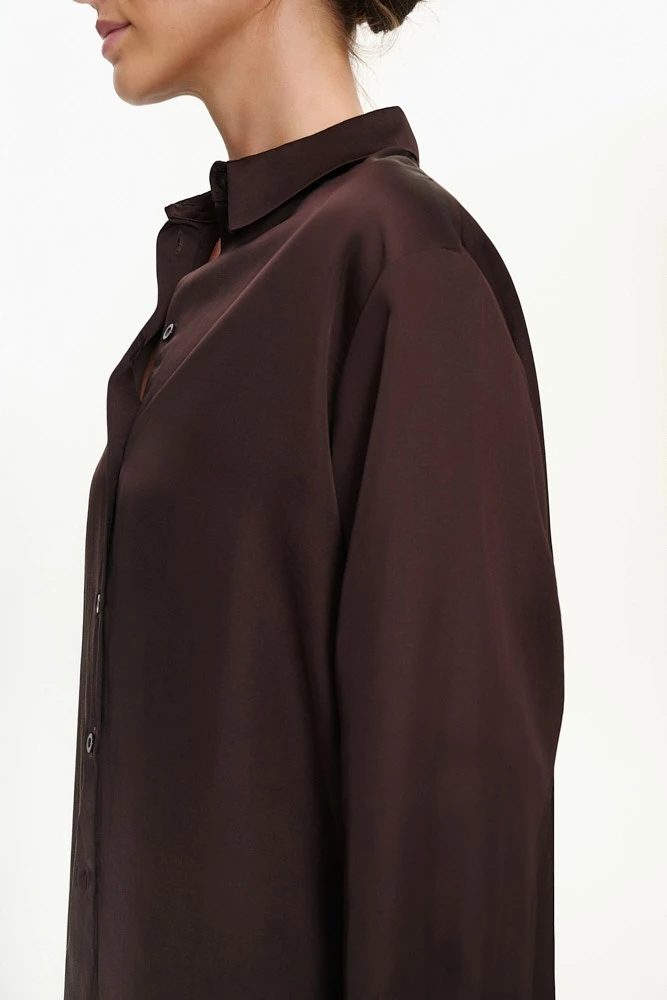 Рубашка из атласной ткани со льном