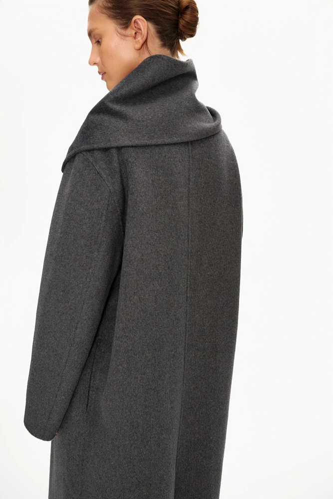 Пальто с шарфом из шерсти