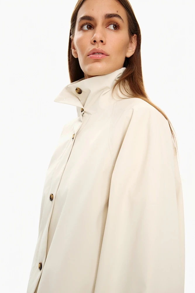 Куртка-бомбер с высоким воротником