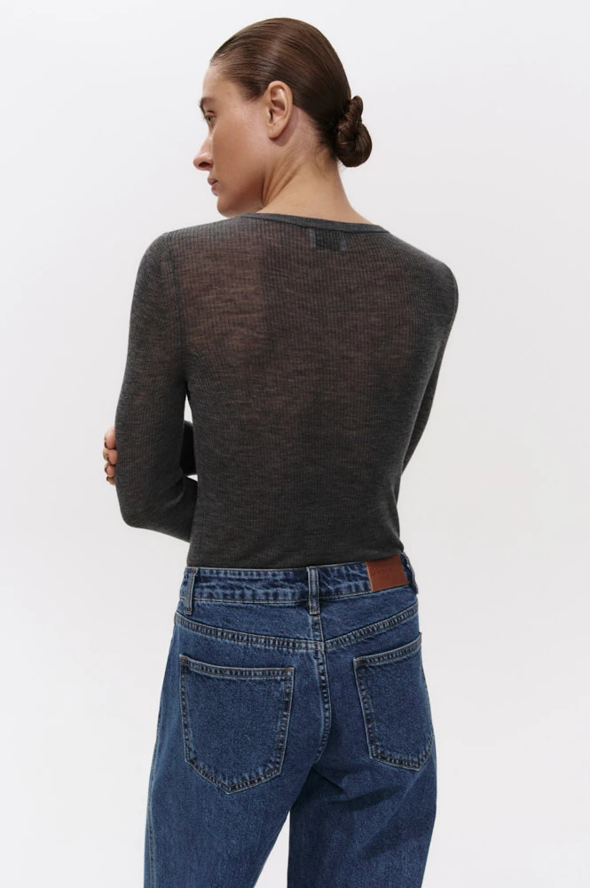 Джемпер прозрачный из тонкой шерсти