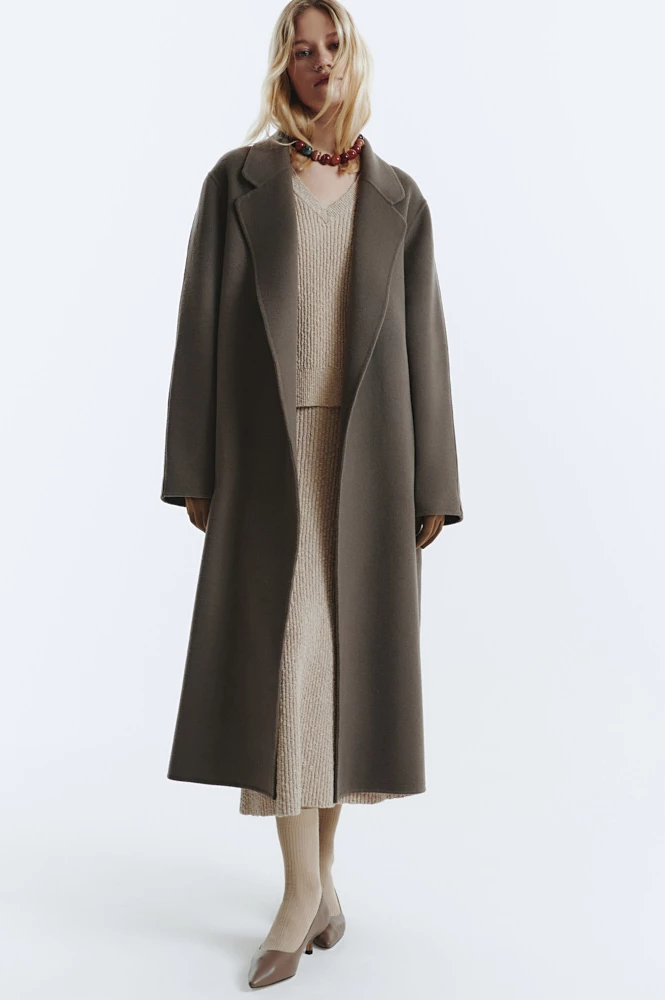 Пальто на запах из шерсти