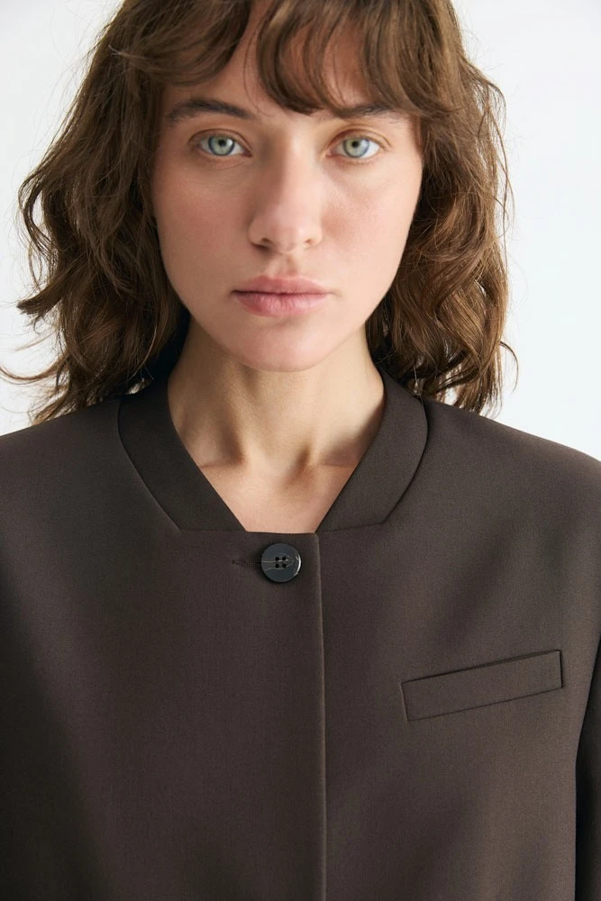 Жакет однобортный прямого силуэта