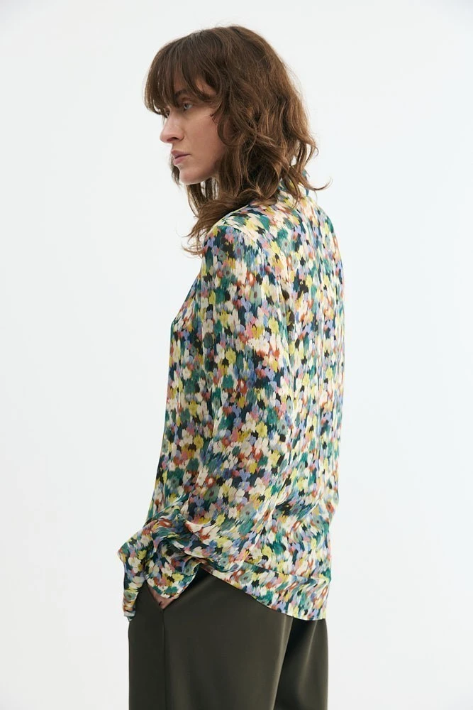 Рубашка из премиальной итальянской ткани с цветочным принтом