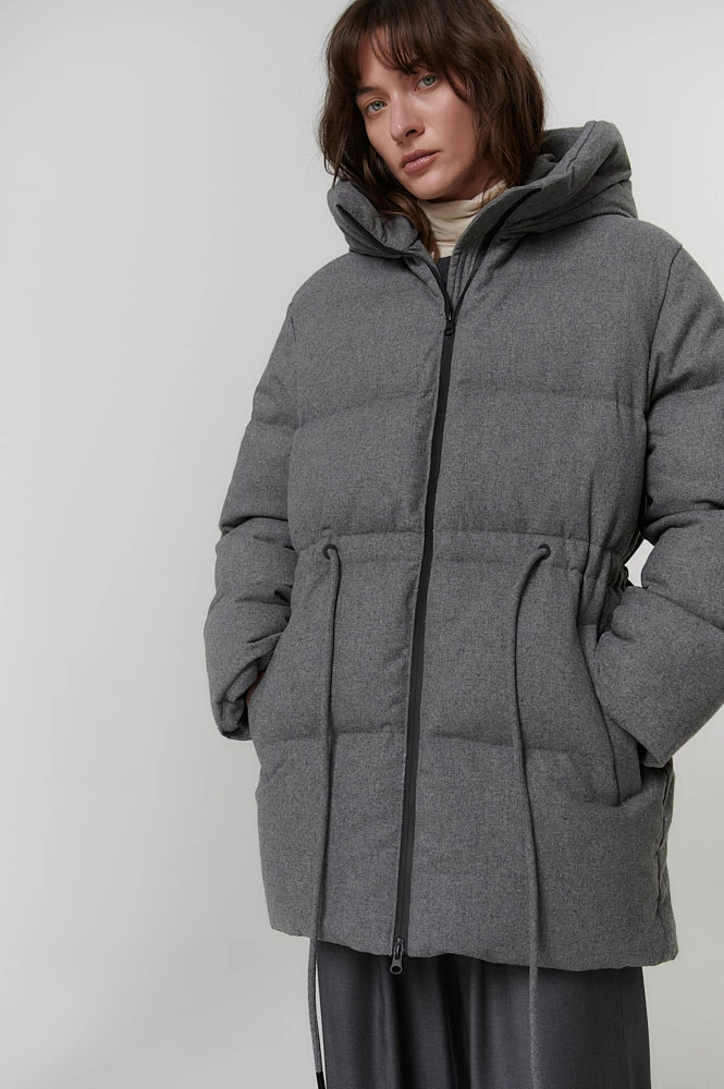Пуховик средней длины из шерсти