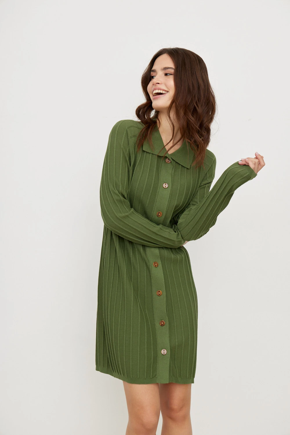 Платье трикотажное с застежкой на пуговицы мини