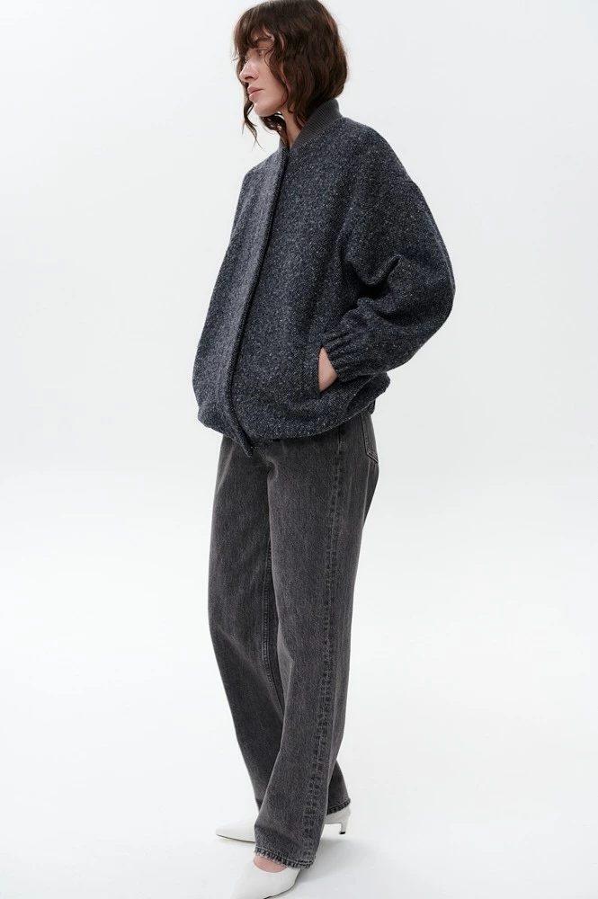 Бомбер объёмный из фактурной шерсти