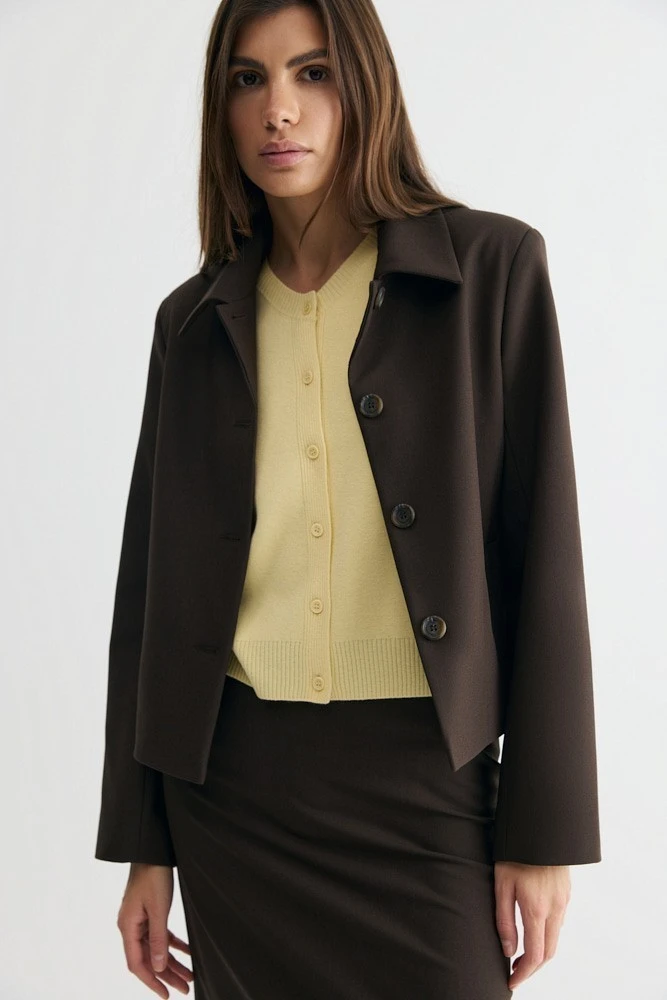 Жакет укороченный с отложным воротником