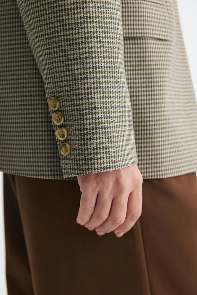 Жакет прямого силуэта на три пуговицы из хлопка