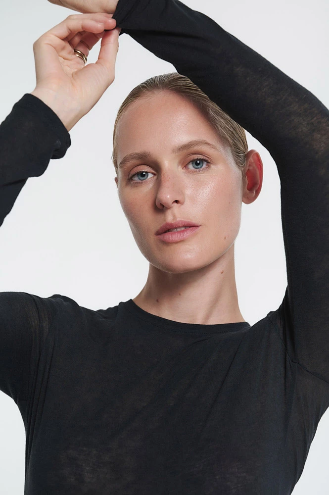 Лонгслив полупрозрачный с кашемиром