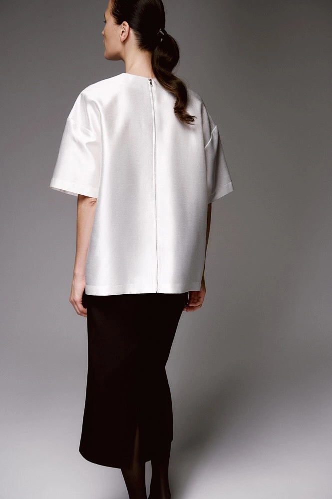 Топ оверсайз с молнией на спинке