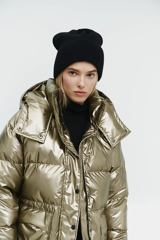 Шапка объемная с отворотами