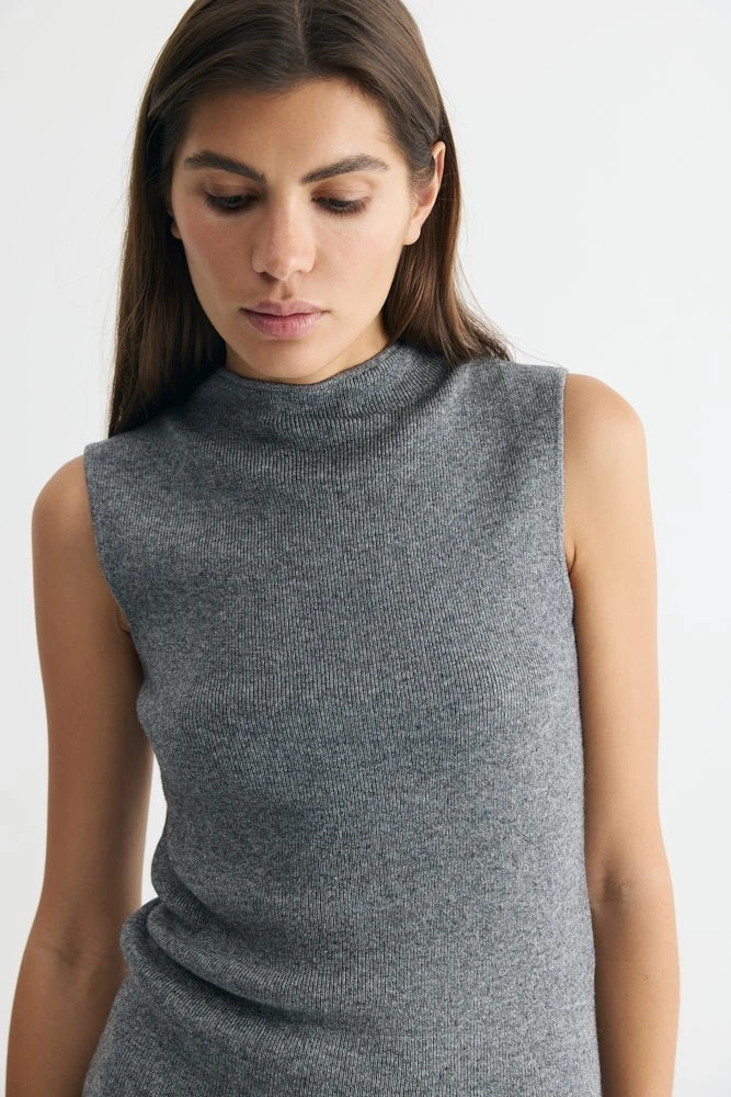 Топ без рукавов из шерсти