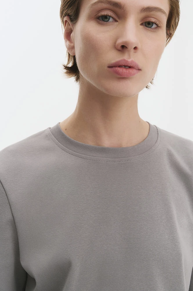 Футболка базовая с удлиненным рукавом