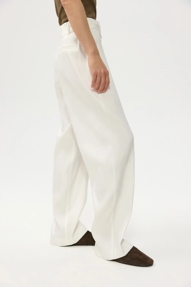 Брюки прямого кроя изо льна