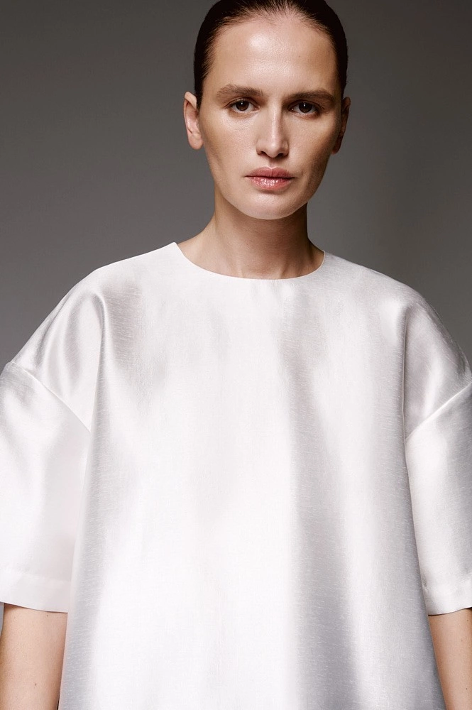 Топ оверсайз с молнией на спинке