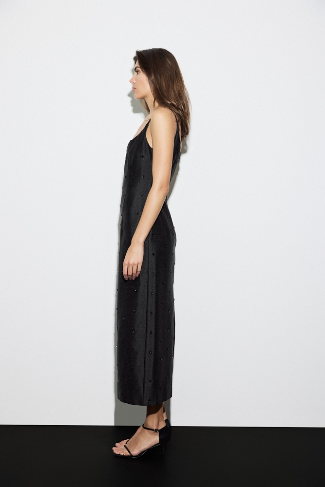 Платье миди приталенное с вышивкой бисером