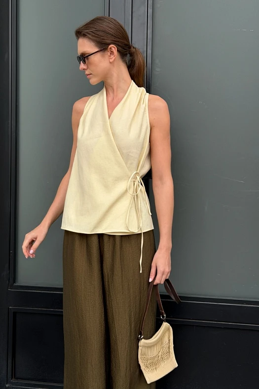 Топ на запахе изо льна (Вискоза с льном арт.2013 Светло-желтый 54% вискоза, 8% лен, 38% п/э; Размер: L)