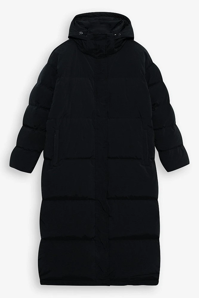Пуховик длинный стеганый с капюшоном