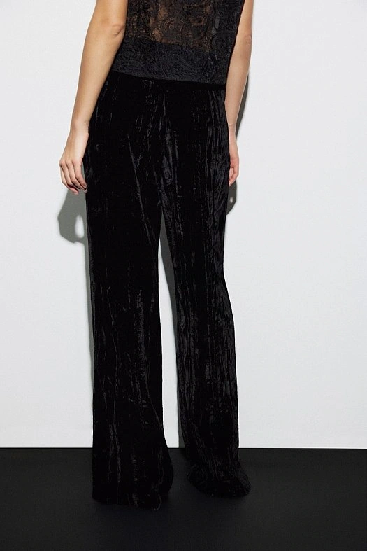 Брюки из жатого бархата (Бархат фактурный арт.1962 Черный 79% вискоза, 21% нейлон; Размер: L)