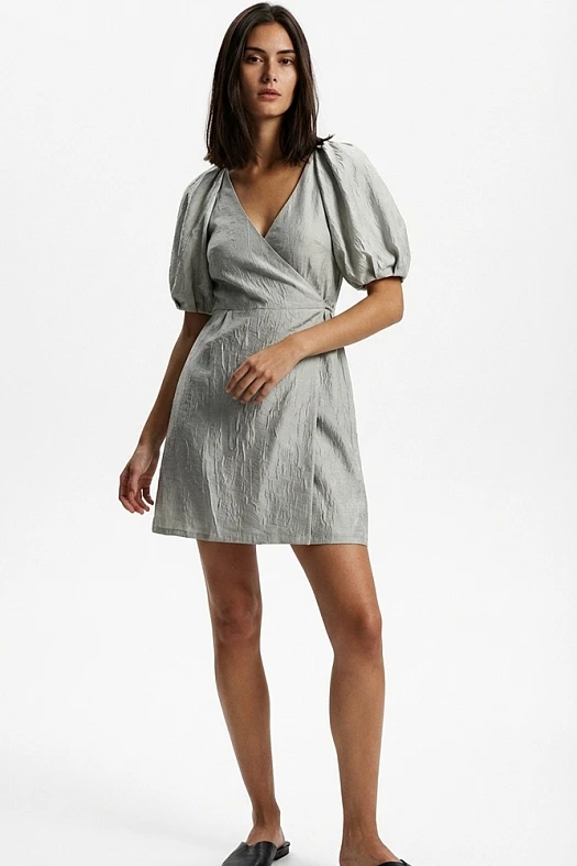 Платье мини на запахе из фактурной ткани (Тенсел фактурный арт.1850 Мятный 62% тенсел, 35% п/э, 3% нейлон; Размер: M)