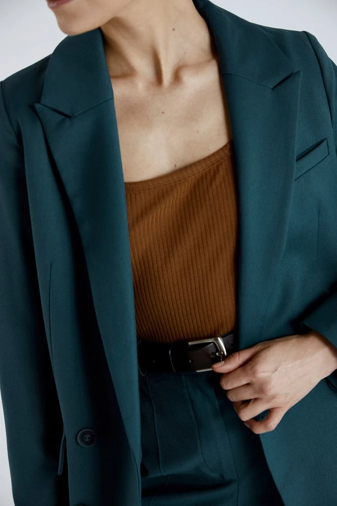 Жакет с двумя шлицами