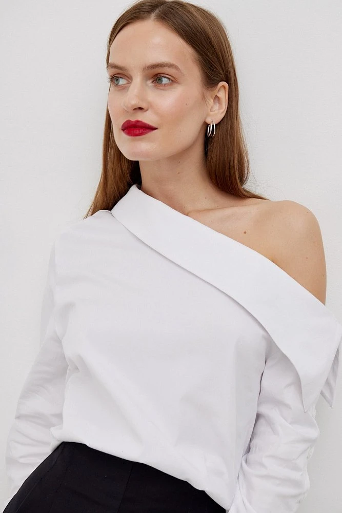 Рубашка с открытым плечом