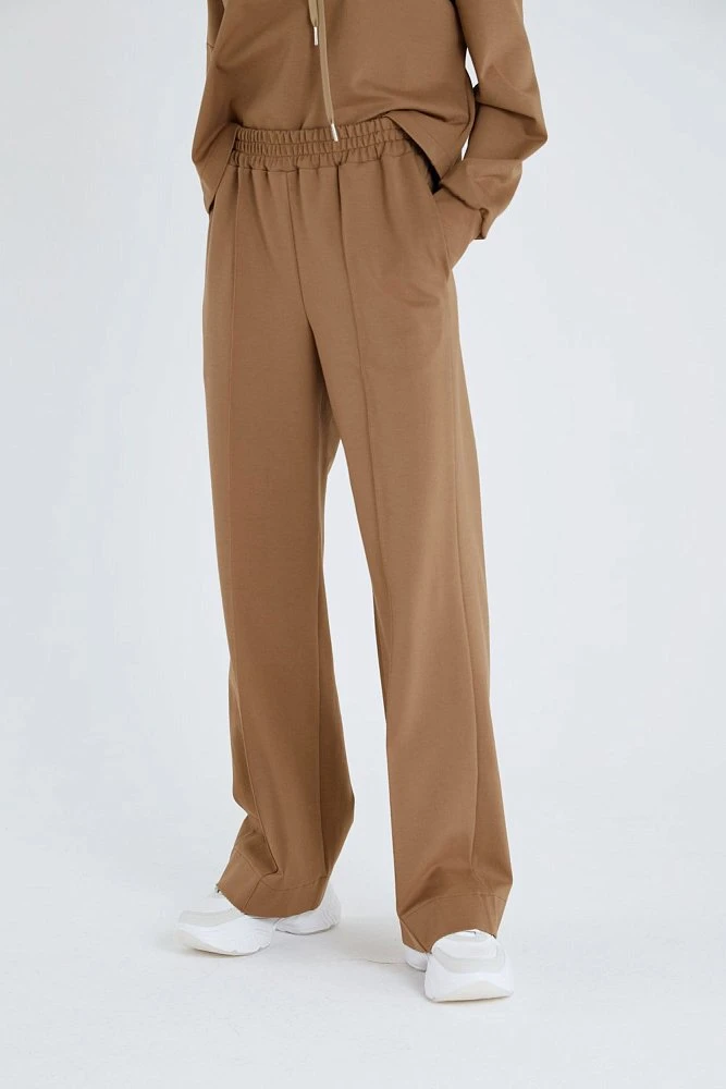 Брюки трикотажные широкие