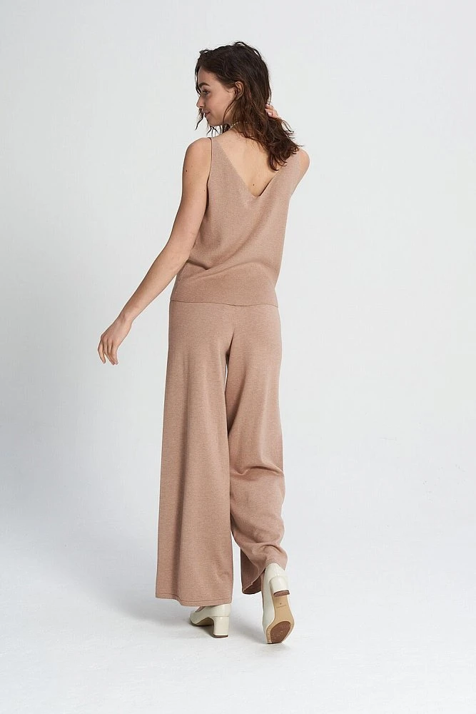 Топ вязаный