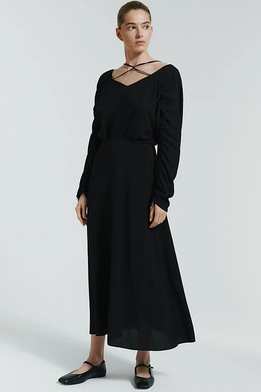 Платье миди с вырезом и тонкими бретелями (Вискоза тонкая арт.1405 Черный 71% вискоза, 29% п/э; Размер: XXS)