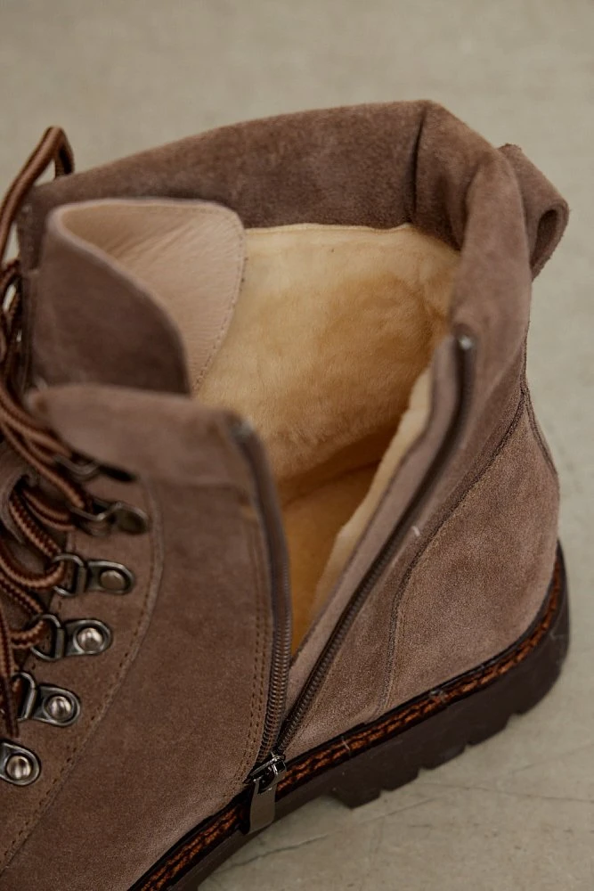 Ботинки зимние на шнуровке