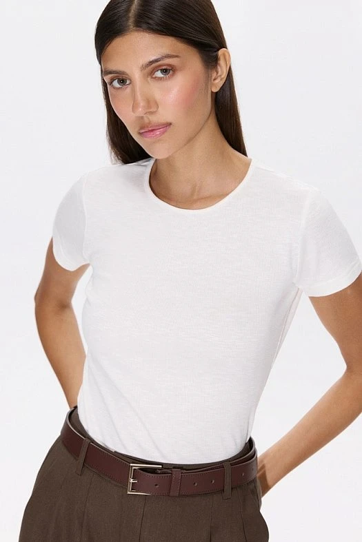 Футболка облегающая из вискозного трикотажа (95% вискоза, 5% эластан Молочный; Размер: XL)