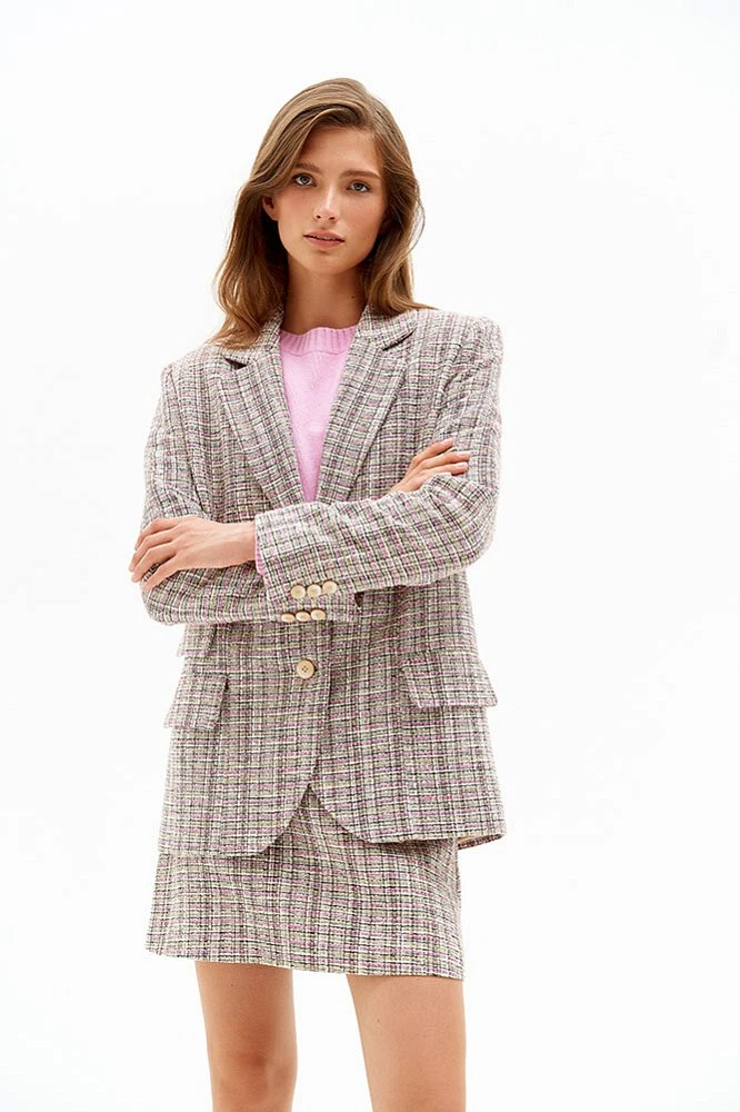 Жакет с закругленными лацканами и бортом