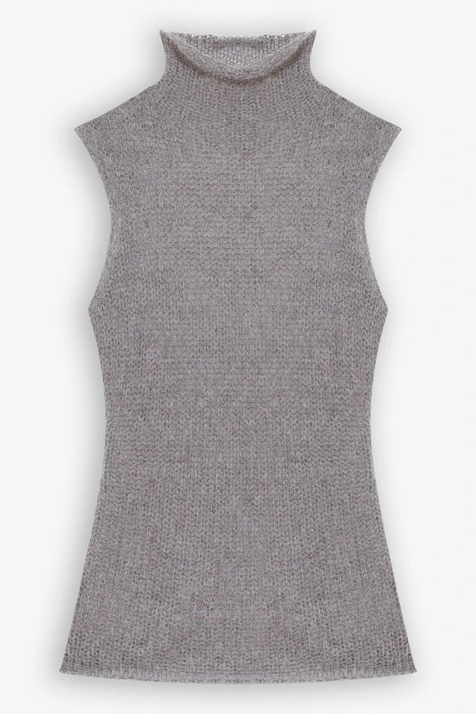 Джемпер-паутинка без рукавов с мохером